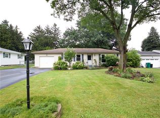 8 Merrydale Dr, Rochester, NY 14624