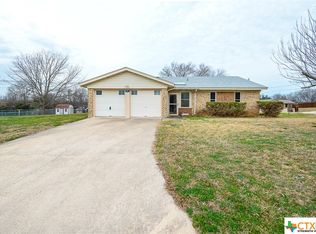 303 Eagle Ln, Kempner, TX 76539