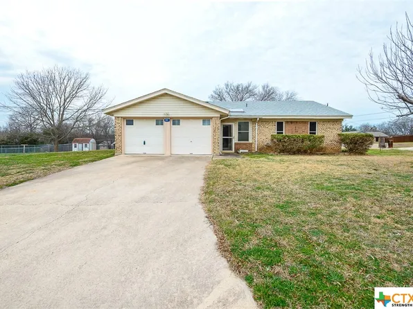 303 Eagle Ln, Kempner, TX 76539