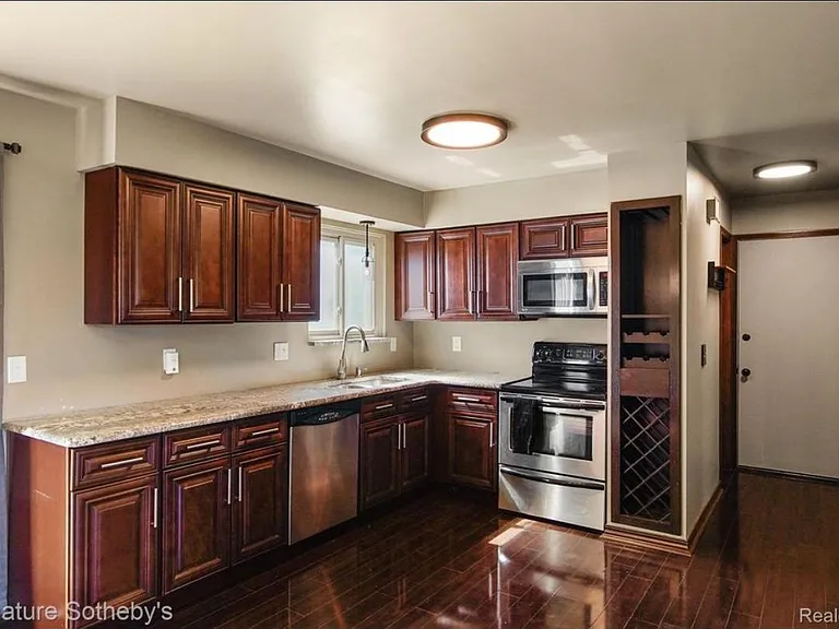 43603 Emrick Dr — Photo 5