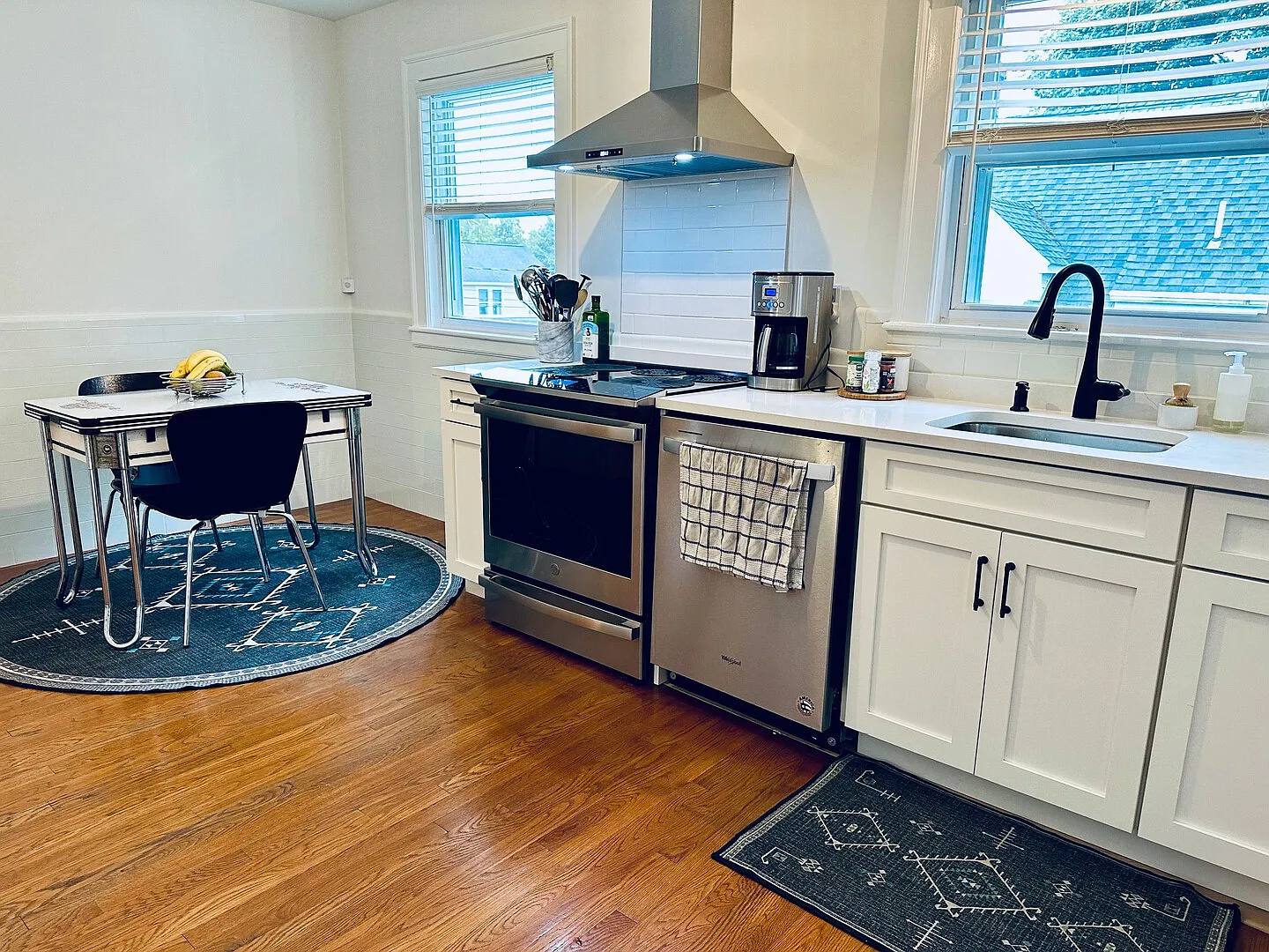 New Charming 3BR 1BA Retreat Near Boston — Photo 2