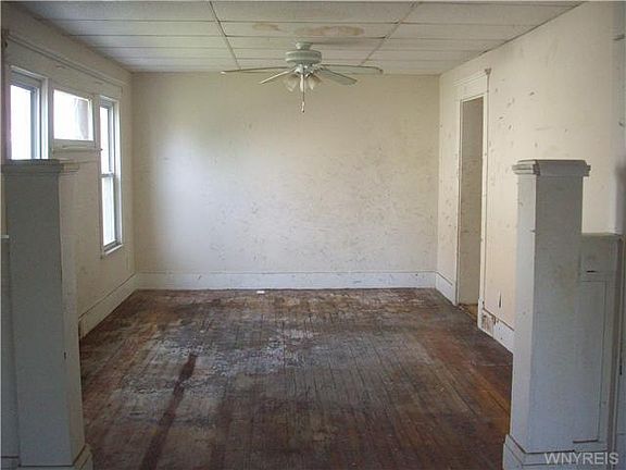 4th image of 352 Baraga St