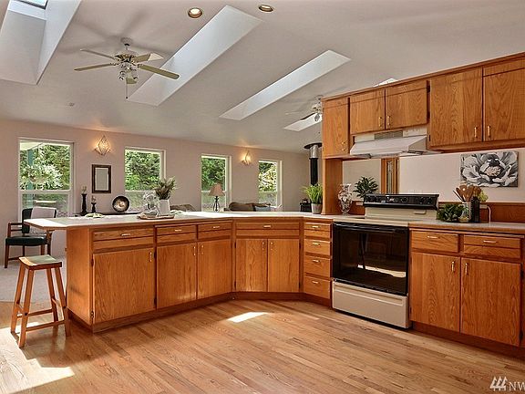 4th image of 16913 61st St NW