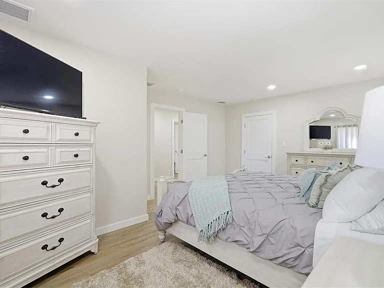 5247 Carmilfra Dr — Photo 17