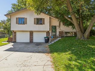 13723 Adams Cir, Omaha, NE 68137