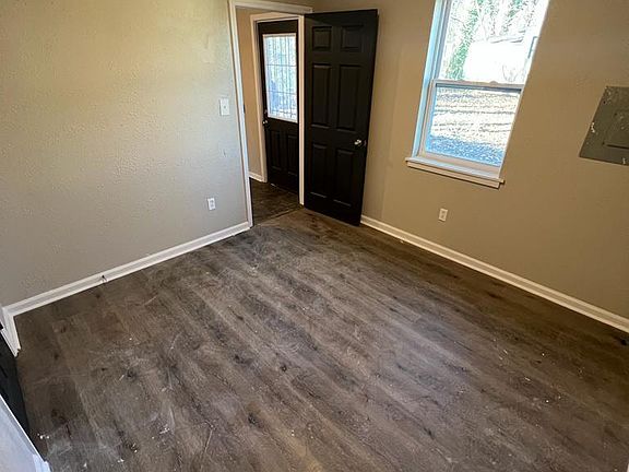 2nd image of 991 Kney St #1
