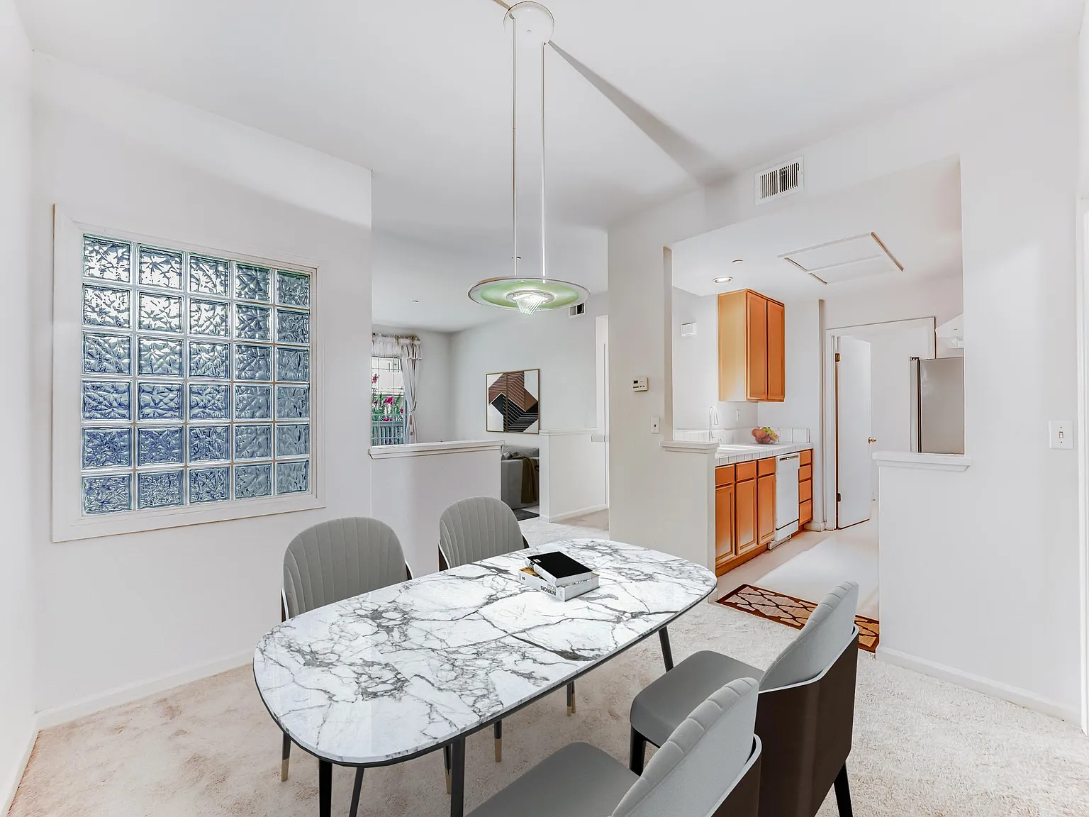 2 bed, 1160 sqft, $3,300 — Photo 4