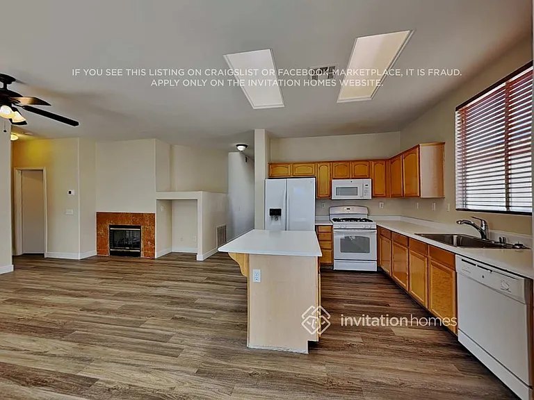 8068 Sweet Clover Ct — Photo 10