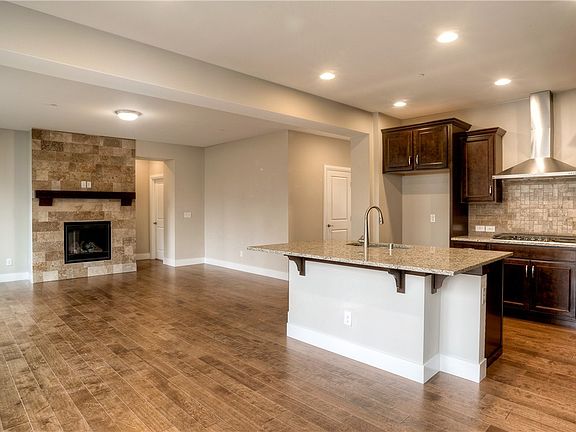 4th image of 7402 NE 202nd Pl