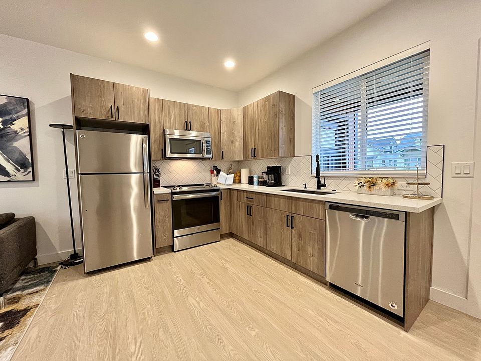 Step into our kitchen and find everything you need for a fantastic cooking experience _ all the essentials in one place.