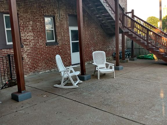 3rd image of 512 Schirmer St #A