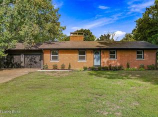 386 S Deepwood Dr, Radcliff, KY 40160