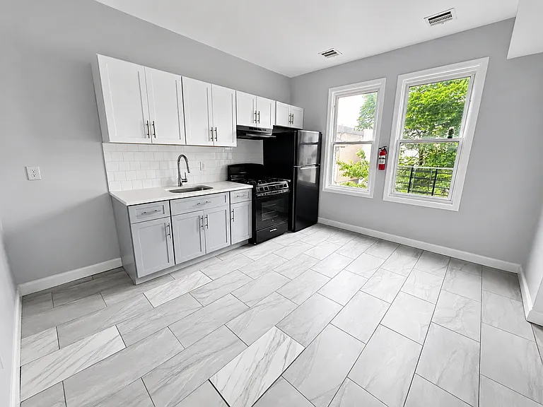 897 Hunterdon St #2 — Photo 1