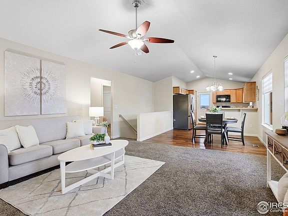 2nd image of 3512 Willow Dr