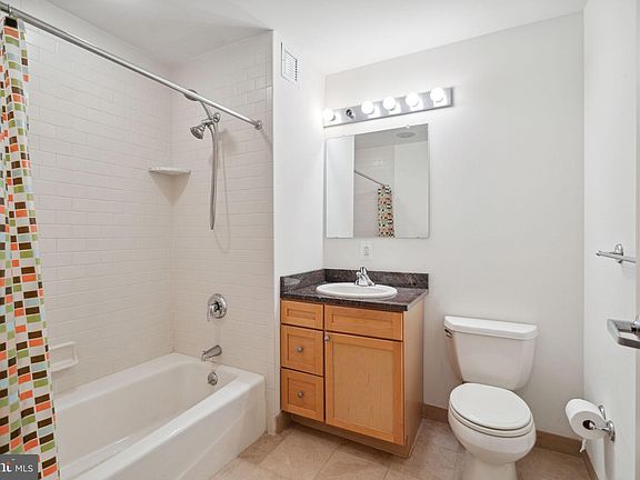 3rd image of 111 S 15th St Penthouse P111
