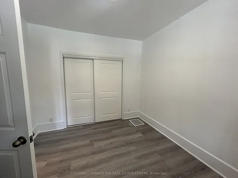 14 Brubacher St — Photo 7