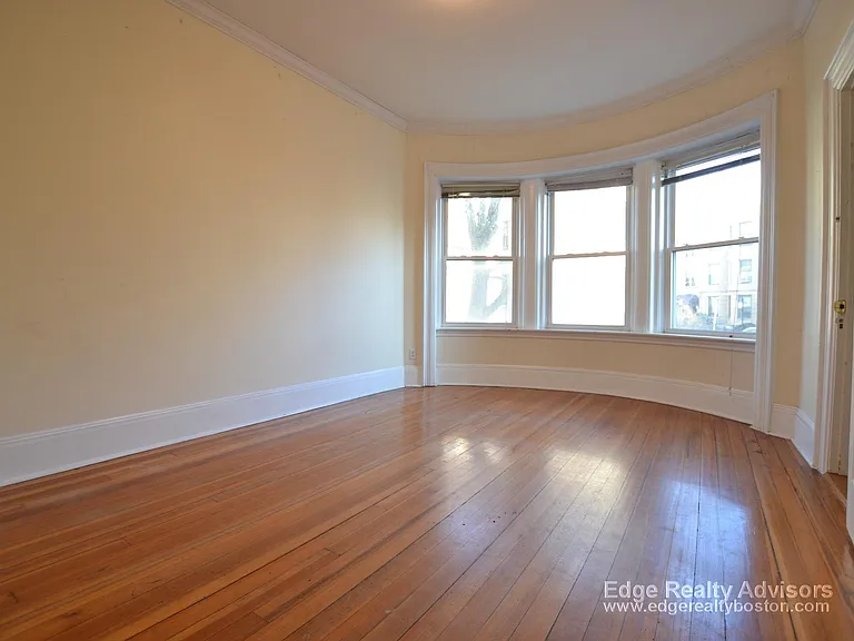 14 Sutherland Rd #1 — Photo 5