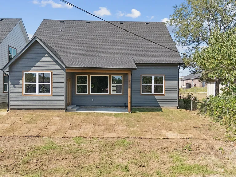 1837 N Troost Ave — Photo 35