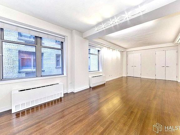 4th image of 100 W 58th St APT 5A