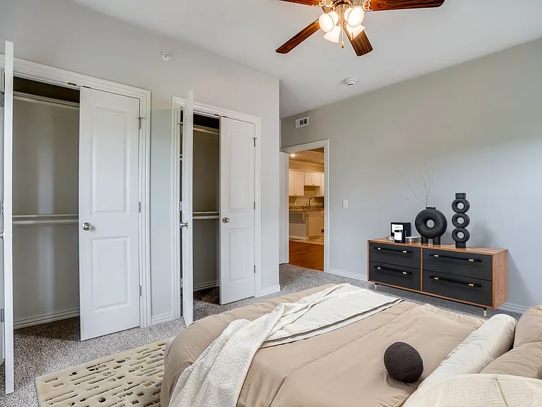 Bella Vista - 2 Bed / 1 Bath - 884 Sq.Ft.
