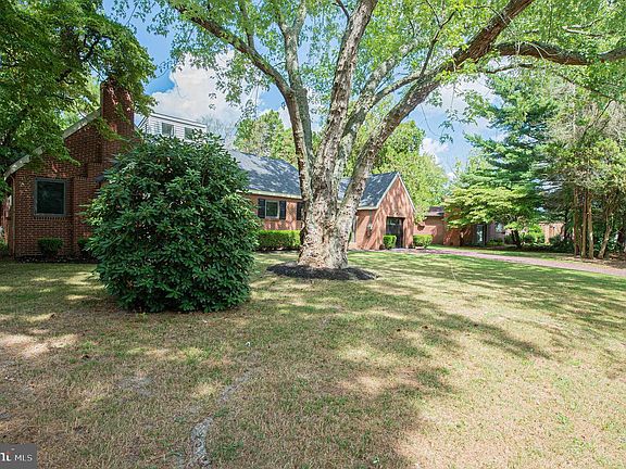 5th image of 215 Pine Bluff Rd