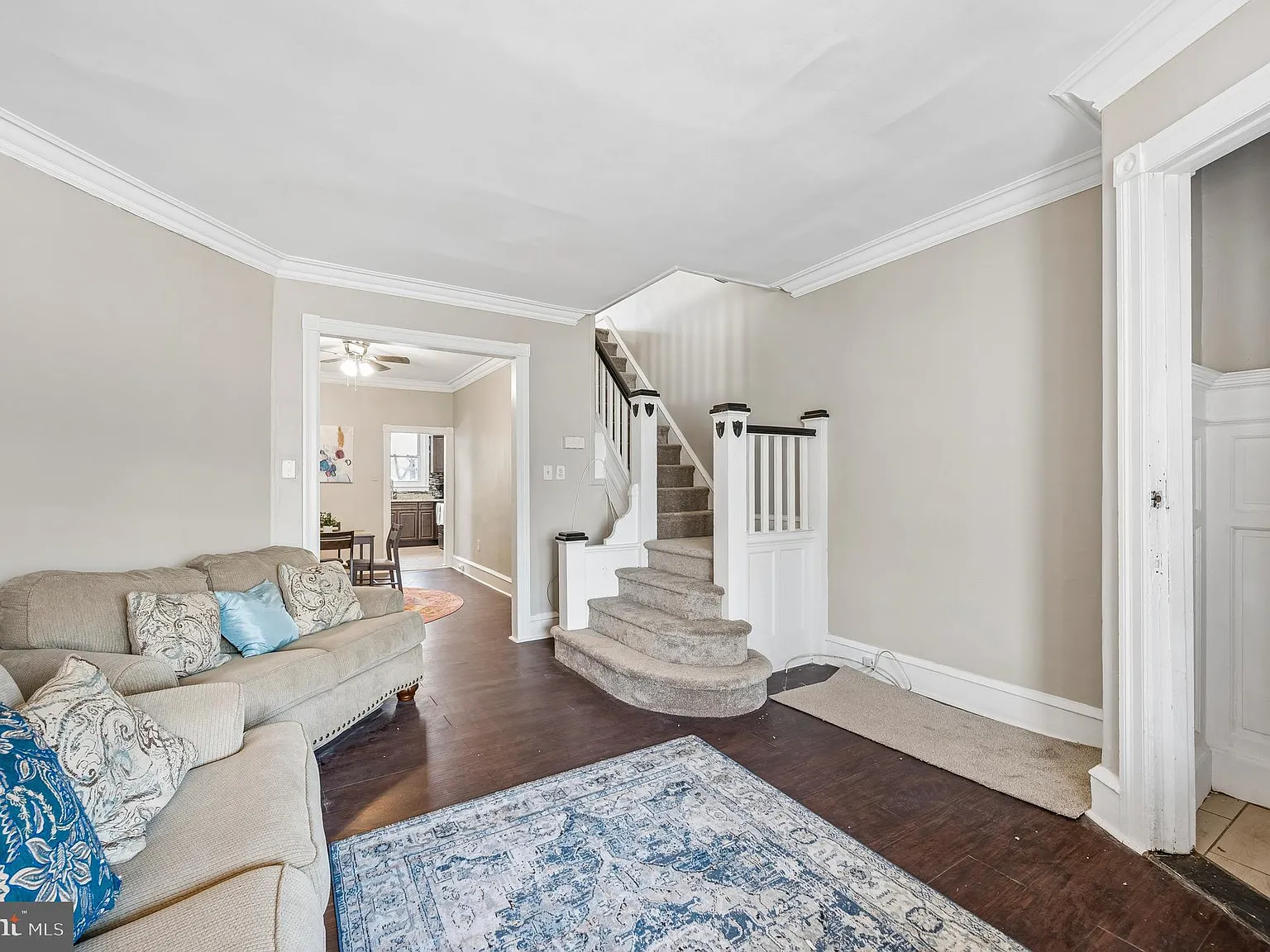 3 bed, 1.0 bath, 1290 sqft, $2,750 — Photo 3