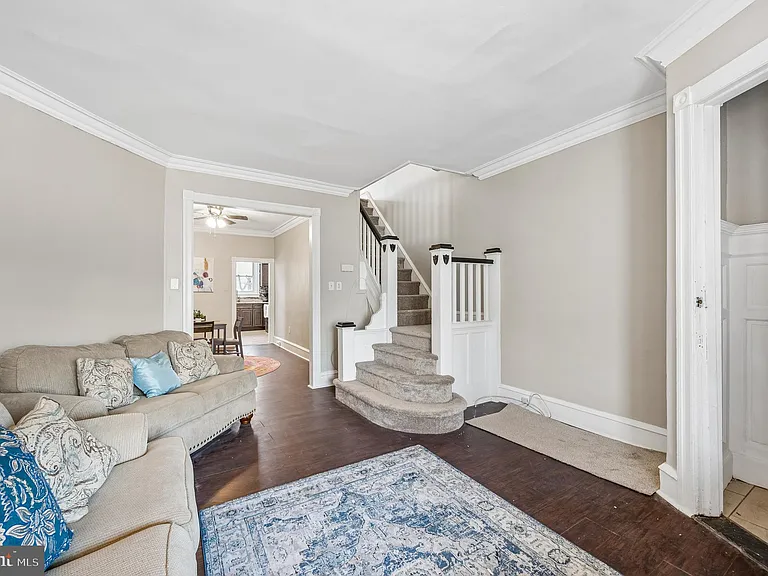 5428 Whitby Ave — Photo 3