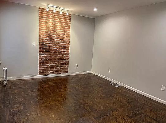 2nd image of 31 W Mosholu Pkwy N APT 2E
