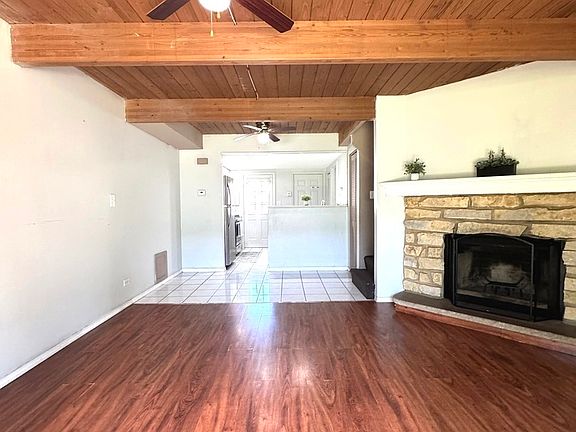 4th image of 347 Meadow Green Ln