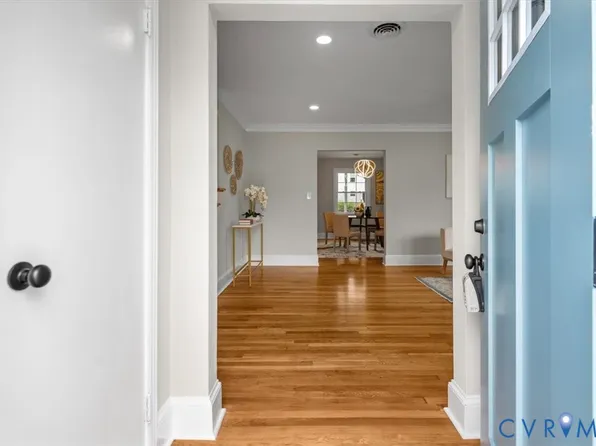 318 Saint Matthew St, Petersburg, VA 23803