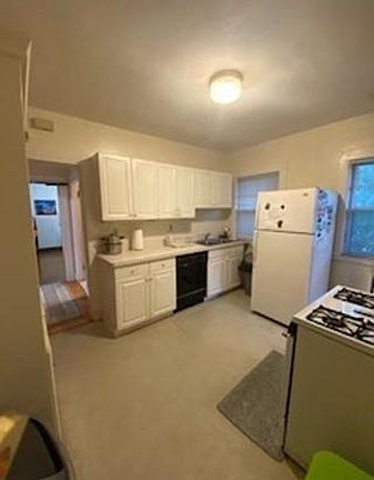 4th image of 608 Watertown St Floor 2