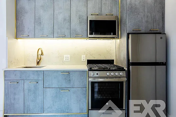 Rented by EXR | media 18