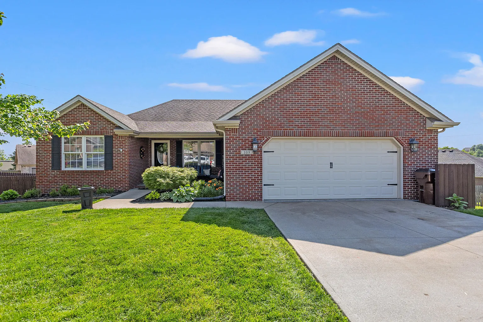 109 Hubbard Ct photo 1