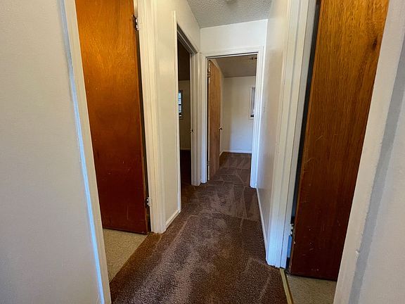 3rd image of 2570 Green Oaks Ct