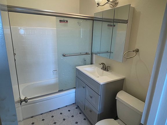 5th image of 245 E Market St #264c568ff