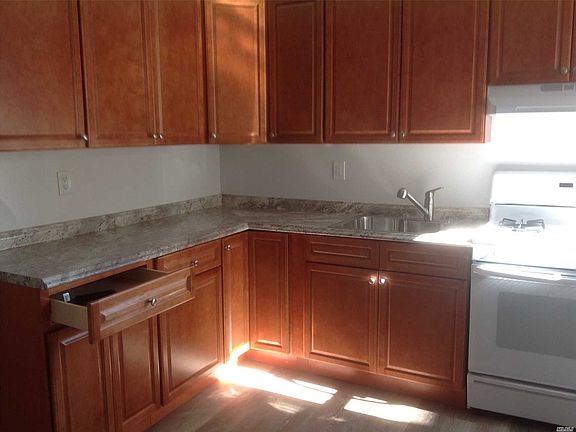 4th image of 37 Clinton Ave APT 1A