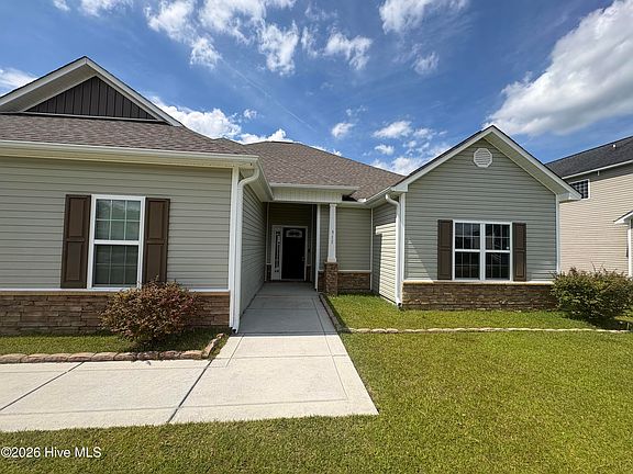 3rd image of 311 Aquamarine Cir