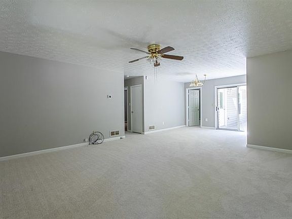 4th image of 244 Park Place Dr