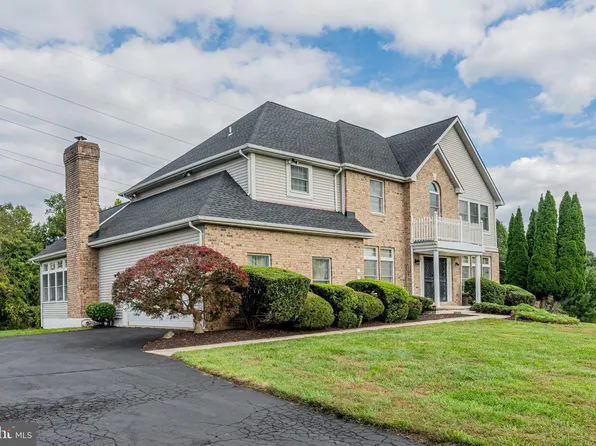8 Deep Powder Ct, Woodstock, MD 21163