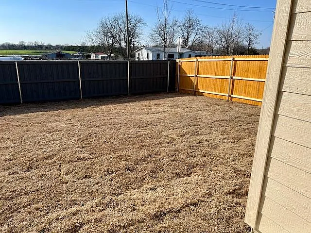 1124 Flameleaf Dr — Photo 7