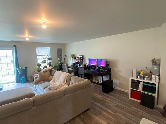 4th image of 1088 Steamboat Dr