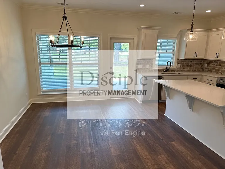 15 Ennis Rd — Photo 9