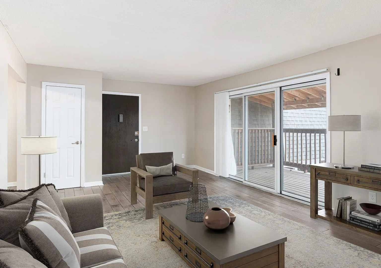 959 W 42nd Street — Photo 1
