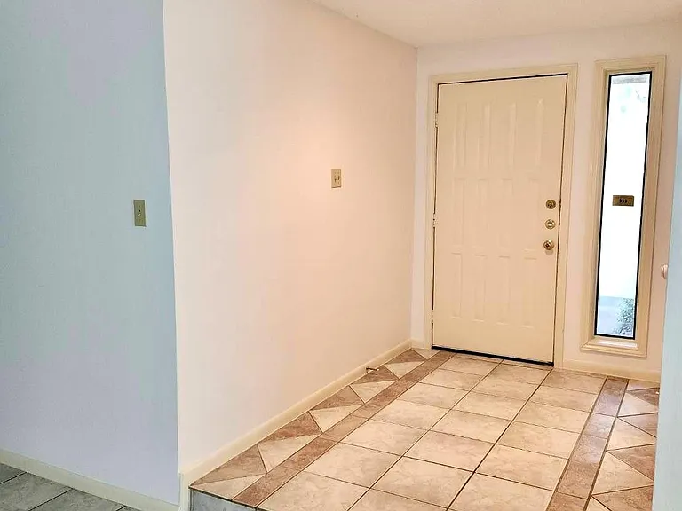 2118 Hickory Lawn Dr — Photo 2