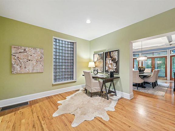3rd image of 4456 Maryland Ave