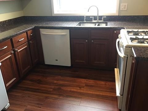 3rd image of 2435 W Lunt Ave APT 2A