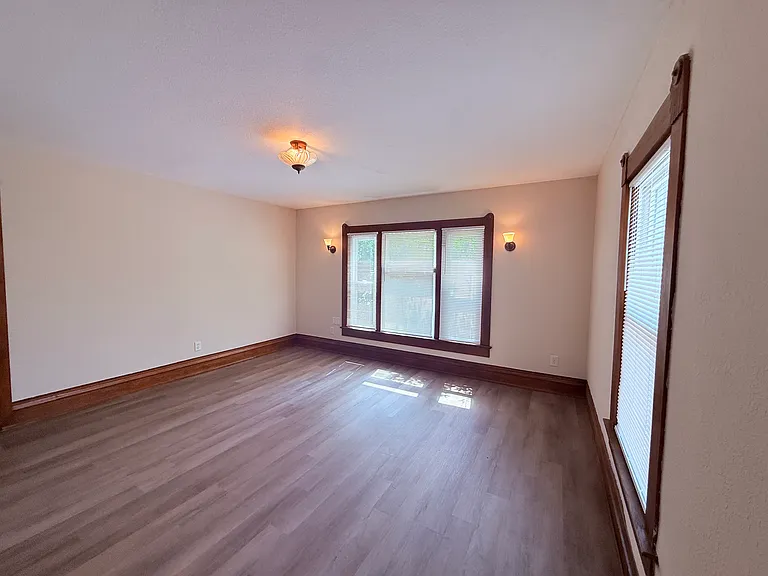 434 S Perry St — Photo 20