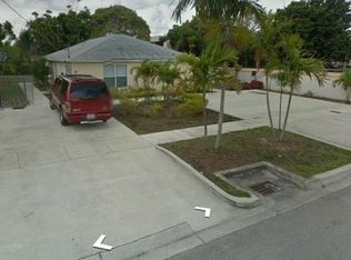 34 NW 169th St, North Miami Beach, FL 33169