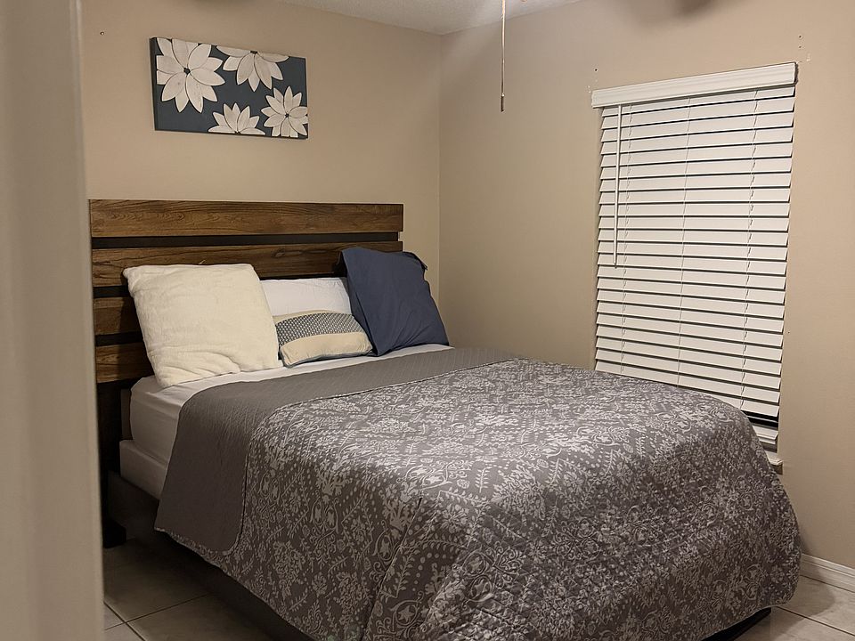 1st image of 14 Sequoia Way #1