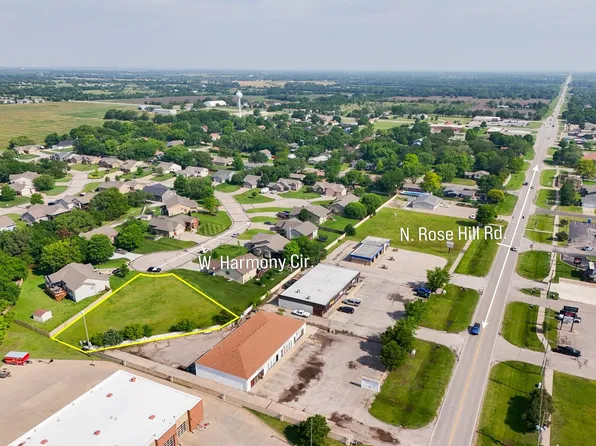 120 W Harmony Cir, Rose Hill, KS 67133